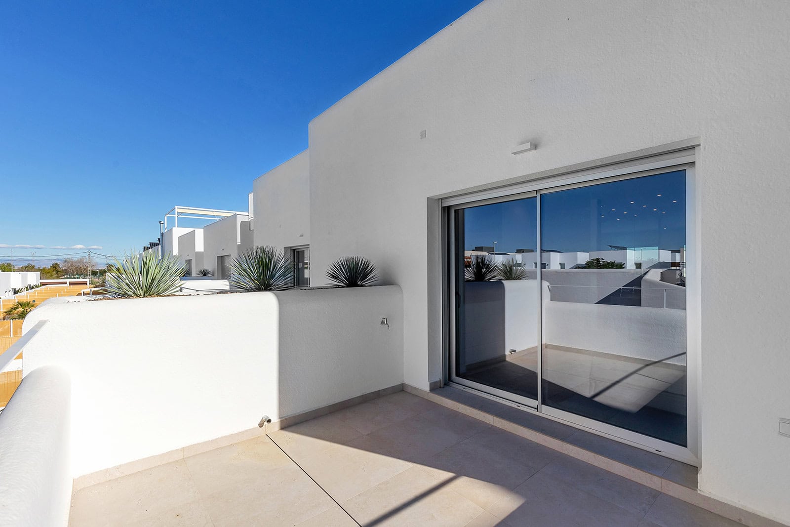 Modern Ibiza-stijl appartement in Dolores Appartement met terras en uitzicht in Dolores, Ibiza-stijl.