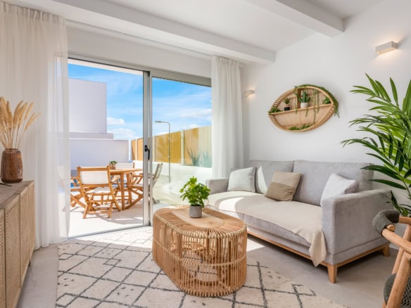 Appartement met terras en uitzicht op de tuin in Dolores.