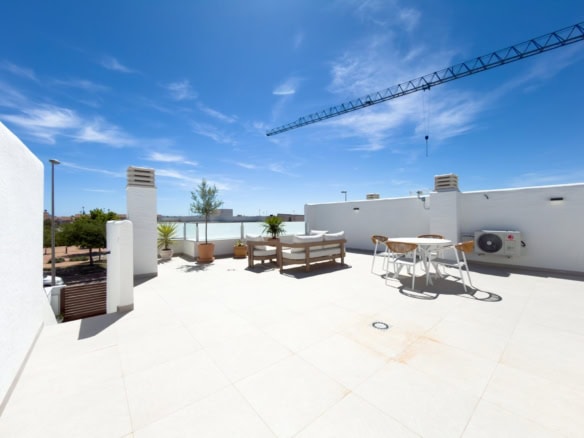 Luxe moderne woning met terras en privézwembad op Costa Blanca.